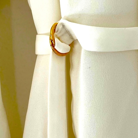 Frank Lyman Off-White Blouse NWT Size 16 - Picture 3 of 10